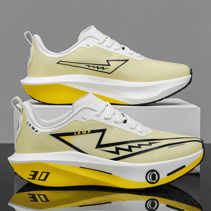 メンズマラソンランニングシューズ カーボンプレート搭載 スポ - Running Shoe Carbon のレビューと価格