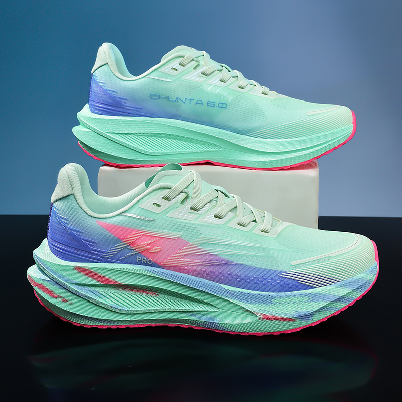 ランニングシューズ オリジナルマン カーボンプレート マラソ - Running Gear Ladies のレビューと価格
